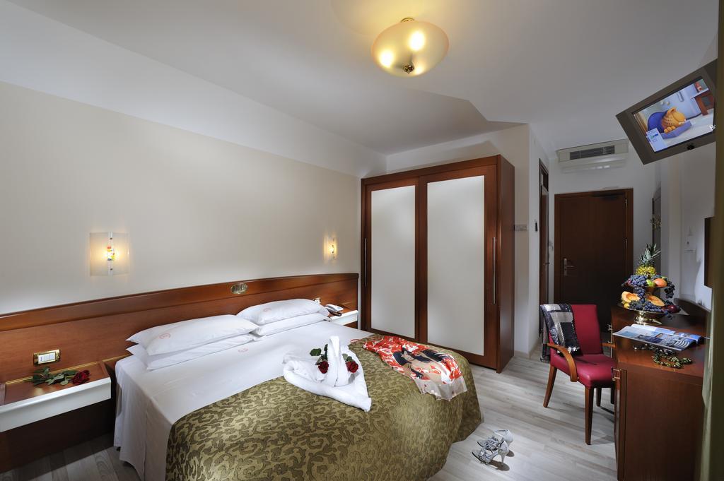 Hotel Eden Bibione Værelse billede